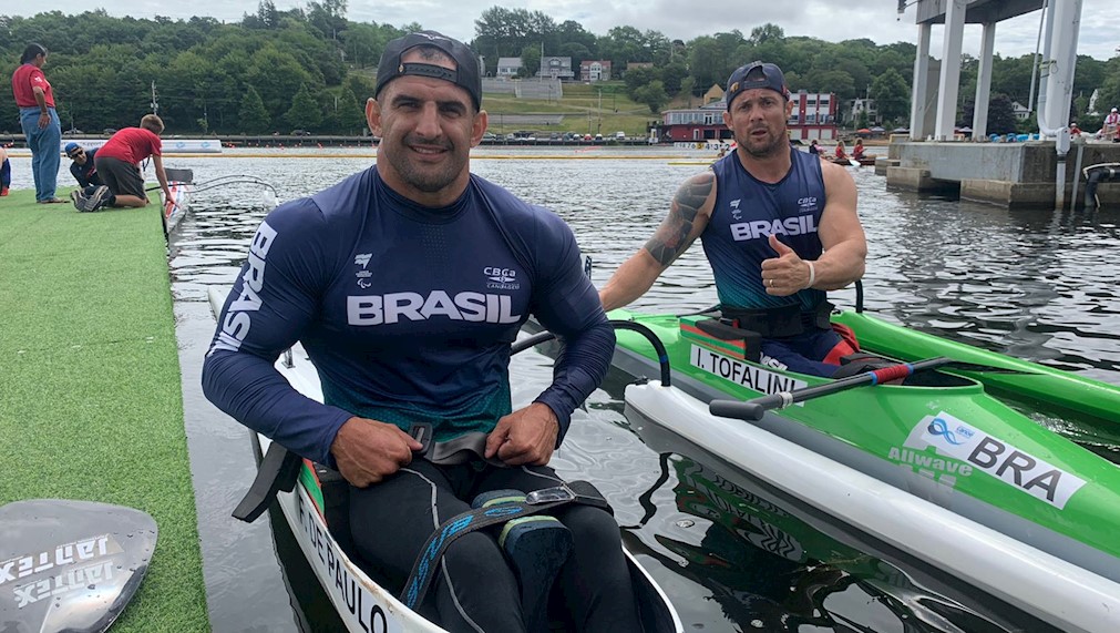 Fernando Rufino é campeão mundial na canoagem, Brasil faz dobradinha e tem  quatro vagas para Paris 2024 - CPB