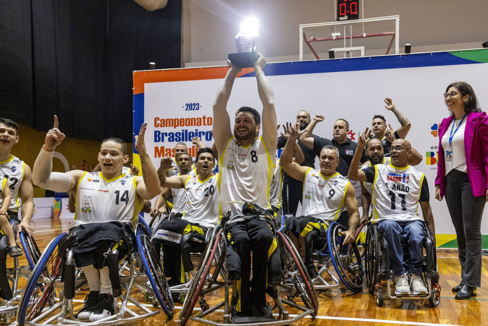 Magic Hands e Kings decidem título brasileiro de basquete em CR