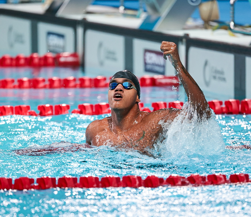 O brasiliense Wendell Belarmino comemorando na piscina após a conquista da 50ª medalha do Brasil nos Jogos Parapan-Americanos | Foto: Alessandra Cabral/CPB